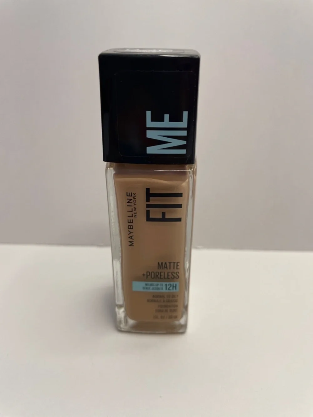NWT Maybelline Fit Me Matte + Poreless Foundation - Beige